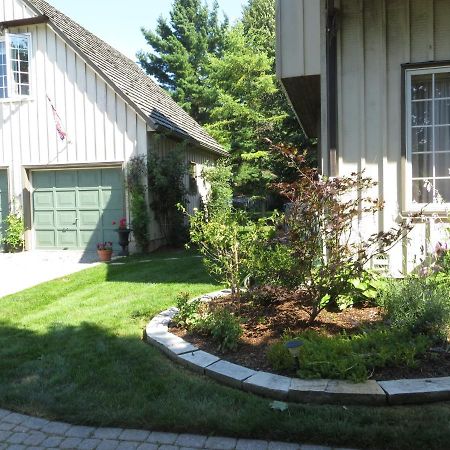 Cedar Gables Bed & Breakfast Niagara-on-the-Lake Bagian luar foto