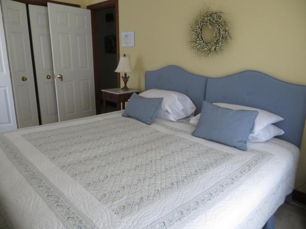Cedar Gables Bed & Breakfast Niagara-on-the-Lake Ruang foto