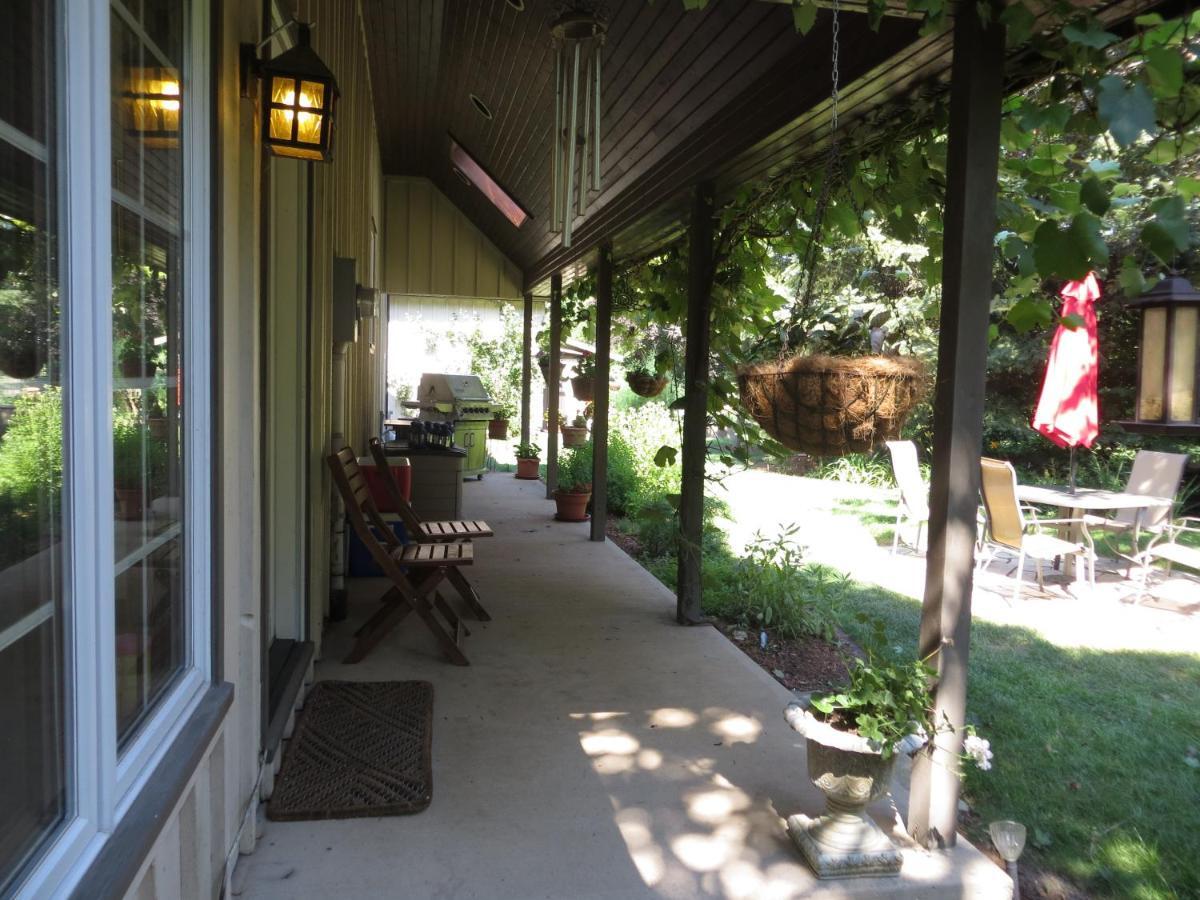 Cedar Gables Bed & Breakfast Niagara-on-the-Lake Ruang foto